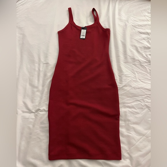 Dynamite NWT fuschia stretchy scoop neck dress, size S - Picture 1 of 5